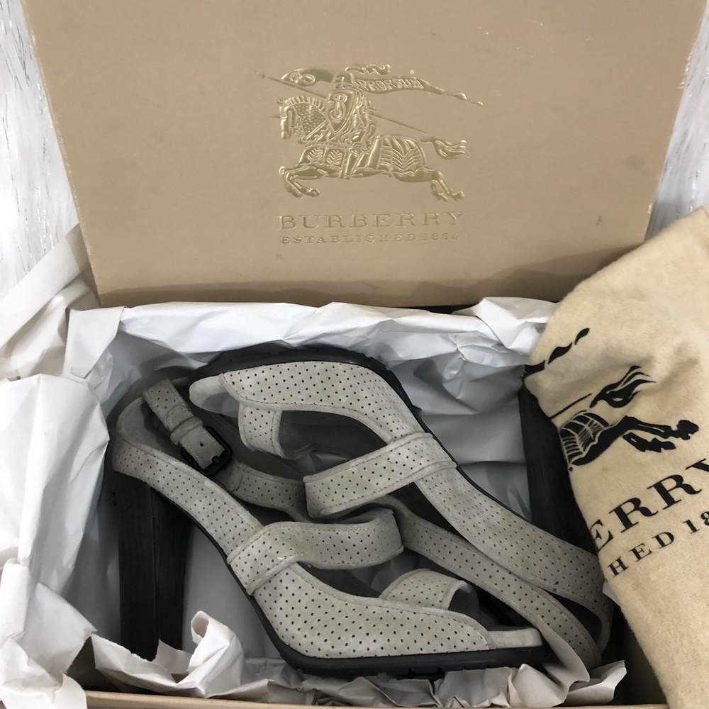 Burberry gray suede heels size 40